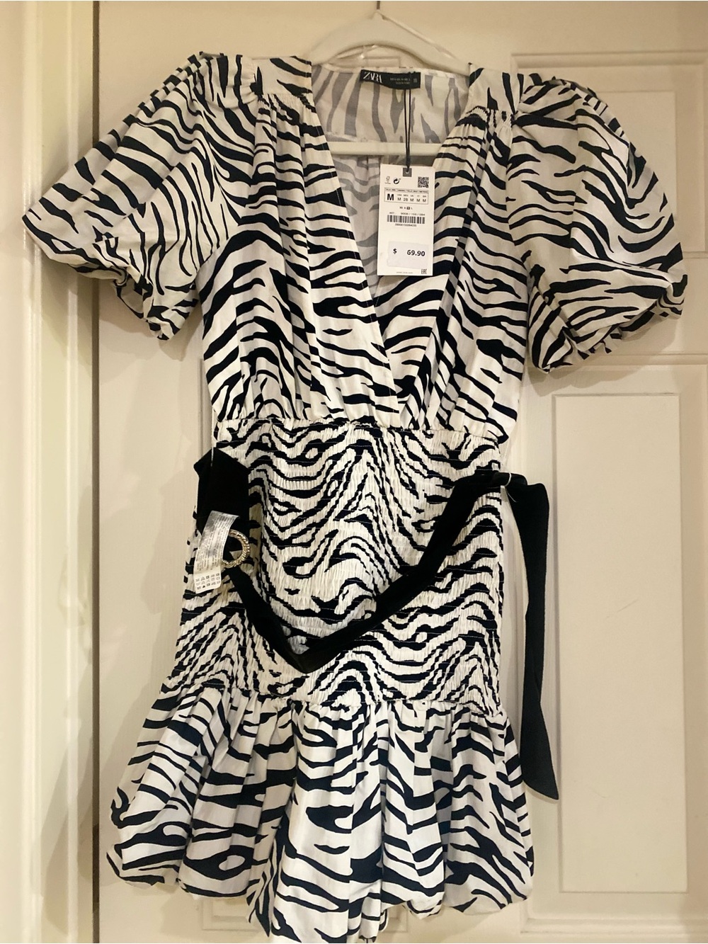 Zara White and Black Zebra-Print Puff Sleeve  Bubble Dress with Belt